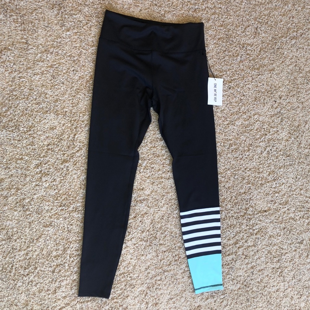 Work out leggings.